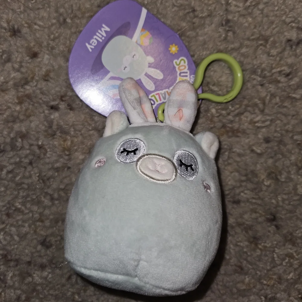 NWT Miley the Alpaca Llama with Easter bunny 🐰 ears Squishmallows 3” Clip
